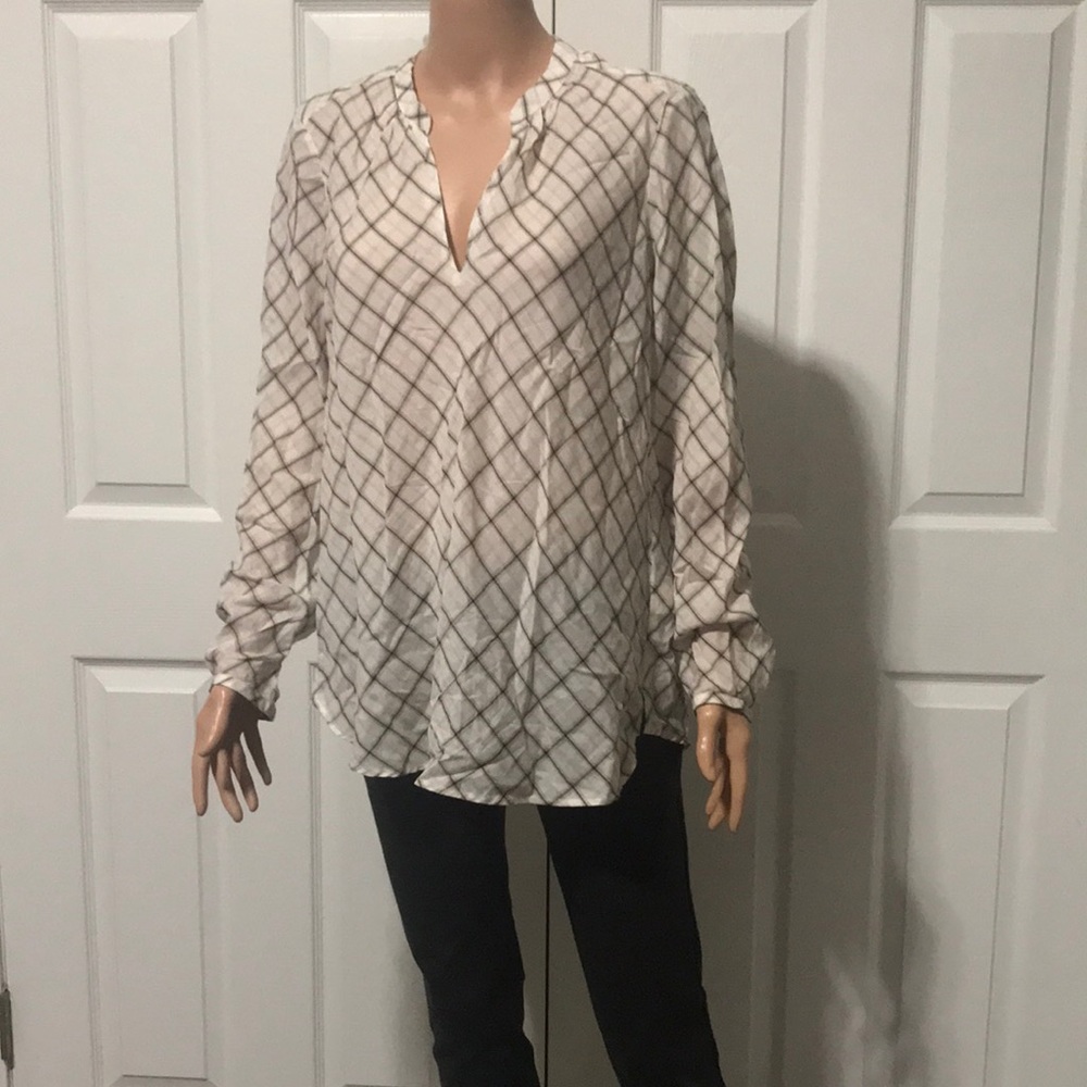Size Large Gap Light Weight Long  Sleeve Blouse